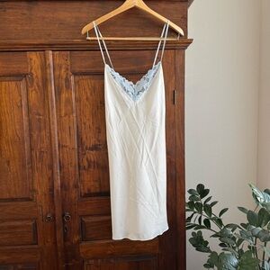 Lilac & London White Chemise With Blue Lace